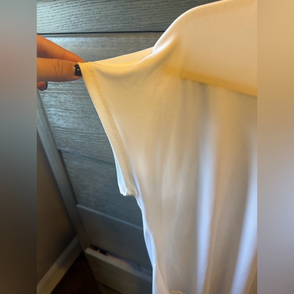 Chico's Classic The UltimateWhite Short Sleeve Tee Size 2 - Picture 3 of 5